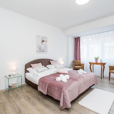 Perla Hradce 202 Apartment Hradec Králové Exterior foto